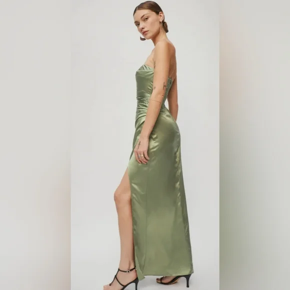 NWT Reformation Barrow Silk Dress in Artichoke Green Maxi Strapless - Picture 1 of 11
